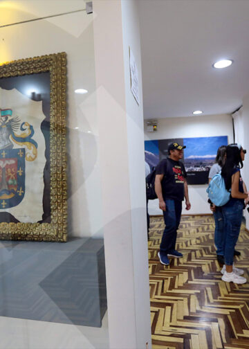 Este museo cuenta la historia de la ciudad. El Escudo de Armas de Arequipa da la bienvenida a estos ambientes.