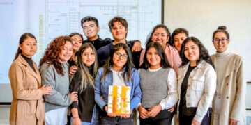 Estudiantes de Arquitectura y Urbanismo muestran el plan maestro elaborado para asilo San Vicente de Paúl.