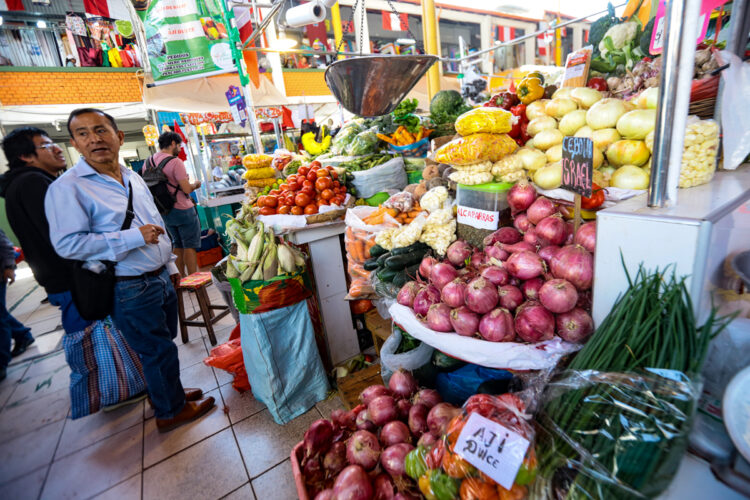 En los mercados de Arequipa, el kilo de cebolla se vendía a S/ 5 en junio y ahora está en S/ 6.