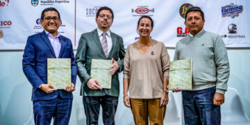 El libro Manuel Aguirre de la Fuente, Legado Musical, fue presentado en la FIL Arequipa.