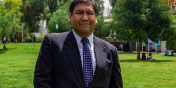 Mauricio Cabrera Salazar, desde las aulas, también incentiva a los futuros profesionales para obtener esta certificación.