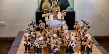 Las diferentes advocaciones de María, hechas por reconocidos artesanos.