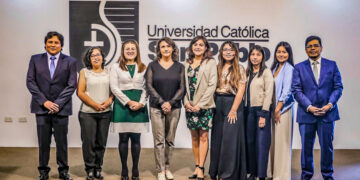 La San Pablo, premió a los mejores tesistas de Pregrado y Posgrado.