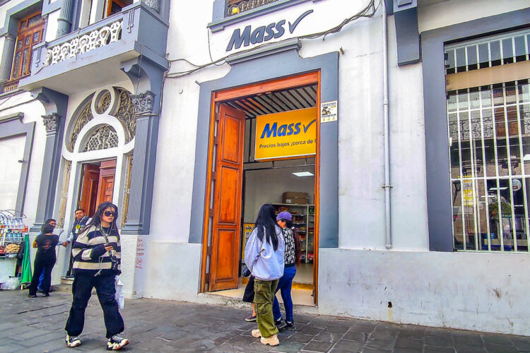 En Arequipa ya existen alrededor de 90 locales de la cadena de tiendas Mass.