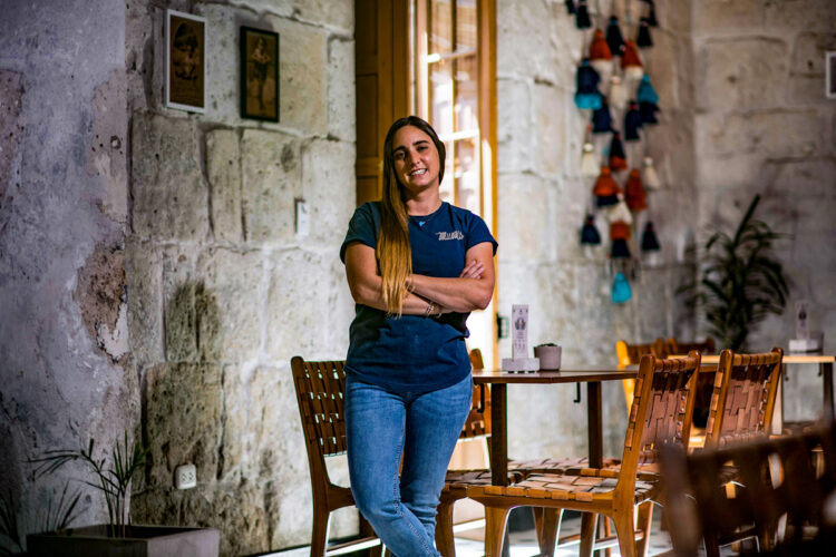 Paula Castañeda conoció su vocación por la cocina y emprendió Mumis.