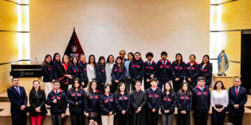 Los jóvenes becarios provienen de colegios públicos y privados.