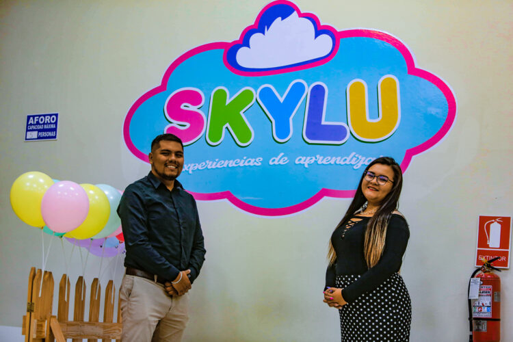 Skylu de Hilda Alpaca y Ricardo Salazar nació para la estimulación temprana de niños de Arequipa.