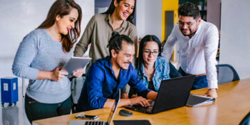 La psicología organizacional puede aportar mucho en la cultura empresarial peruana.