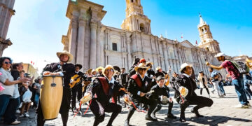 La Tuna de la Universidad Católica San Pablo (UCSP) cumple 15 años de formación.