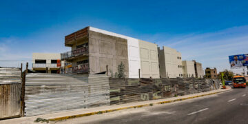 Fallas en construcción de pabellones retrasaron entrega de infraestructura de colegio Luis H. Bouroncle.