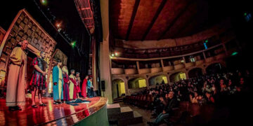 El elenco de teatro de la San Pablo, nos presenta Hamlet.