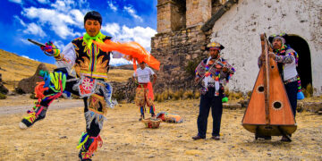 La Festividad del Divino Niño Jesús de Pucará en la provincia de Lampa (Puno), se celebra con danzas folklóricas.