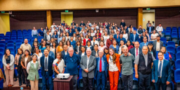 Expertos compartieron experiencias y propuestas en réplica de CADE Educación 2024.