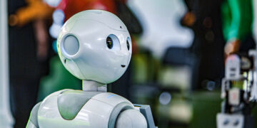 La robótica social permite una mayor interacción entre las máquinas y las personas, por ello los diseños de los robots son más amigables, como es el caso de Pablo bot, el primer robot programado para hacer guiado de museos en Arequipa, cuyo nombre comercial es Pepper.