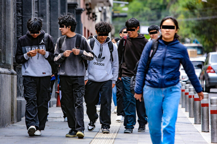 En 2022, la ciudad de Arequipa contaba con 94 870 estudiantes matriculados en una universidad. De esta cifra, el 30 % provenían de otras provincias y regiones.