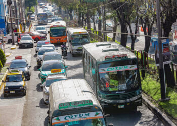 La avenida Ejército es una de las principales vías que permitirían descongestionar el transporte público de Arequipa.