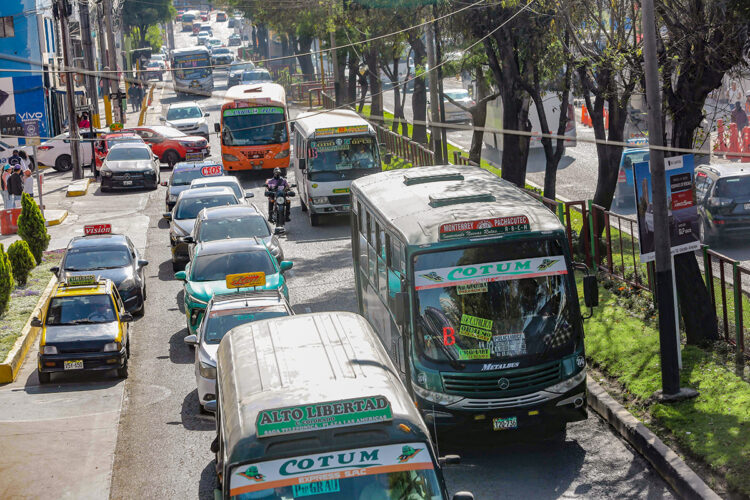 La avenida Ejército es una de las principales vías que permitirían descongestionar el transporte público de Arequipa.