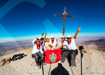 Anticipándose a las celebraciones por el Día de Arequipa, estos amigos compartieron el tradicional adobo en señal de tributo a la Ciudad Blanca.