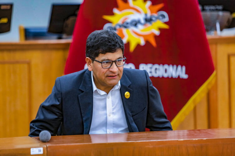 Gestión del gobernador Rohel Sánchez es cuestionada por los problemas que afronta en la ejecución de proyectos.