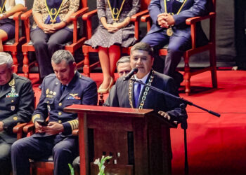 El alcalde de Arequipa, Víctor Hugo Rivera, reconoció que es poco lo que hizo por mejorar el transporte urbano en la ciudad.