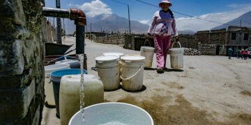 La población está en desacuerdo con el incremento en la tarifa de agua potable y alcantarillado.