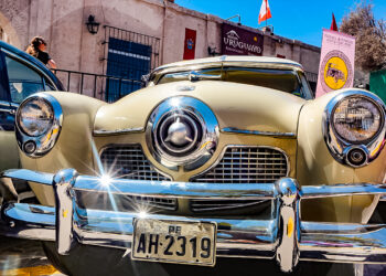 El Studebaker Commander del 55 es uno de los autos más antiguos de la exhibición. Esta marca ya desapareció, por lo que la conservación de este vehículo adquiere un valor mayor.
