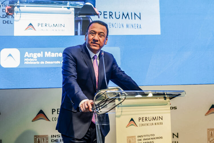 Ángel Manero, titular del Midagri, expuso durante el Foro del Agua, en el marco de Perumin 37.