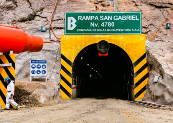 El proyecto minero San Gabriel tiene previsto iniciar operaciones en noviembre; pero aún enfrenta rechazo por parte de la comunidad. (Foto: Rumbo minero)