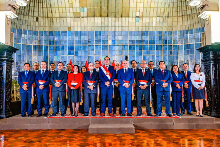 Gabinete ministerial tiene pocas caras conocidas. En Economía no debería haber problemas, según Germán Chávez.