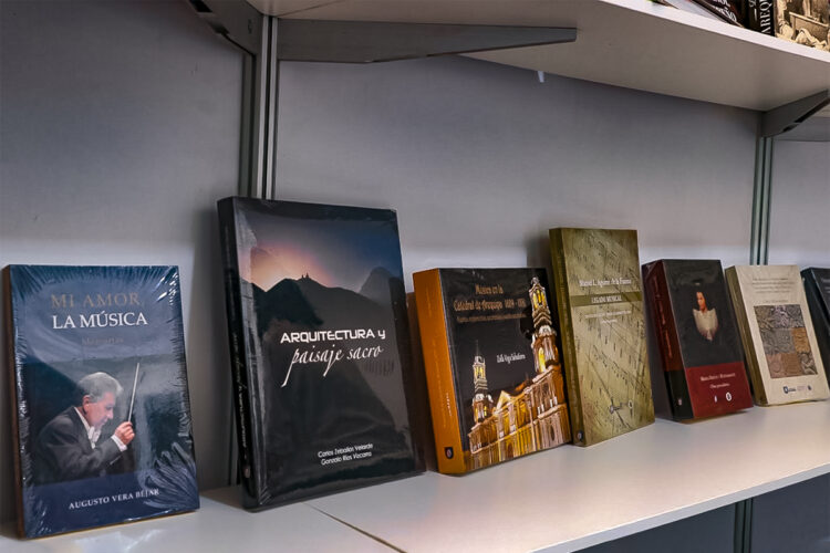 Libros publicados por el Fondo Editorial de la San Pablo, presentes en el CILE Arequipa.