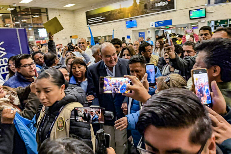 Rafael López Aliaga lidera las preferencias electorales, aunque en el sur apenas tiene el 1 % de respaldo.