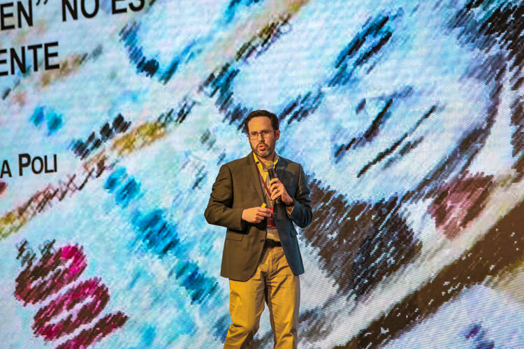 La economía peruana avanza bien, pero “debería ir mucho mejor”, señaló Diego Macera, director del IPE.