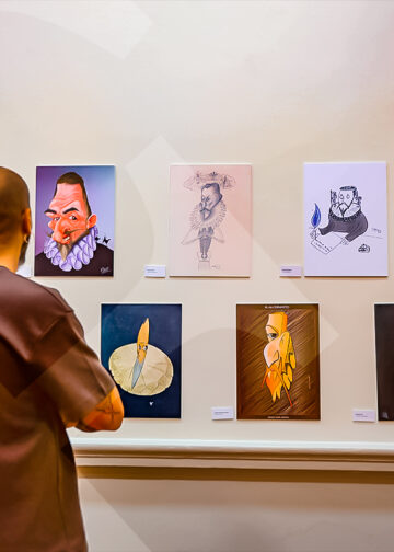 La exposición “100 caras de Cervantes” es una muestra internacional que reúne obras de artistas de 22 países, inspiradas en el célebre novelista y dramaturgo español.