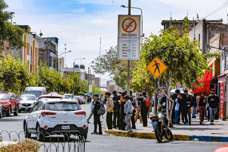 El control del plaqueo vehicular no cuenta con fiscalización permanente en el centro histórico de Arequipa