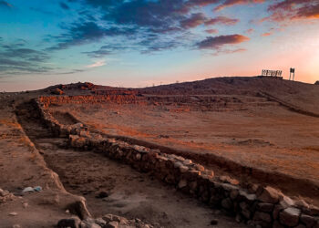 En la cima del cerro Baúl se conservan los restos de tres templos, palacios, áreas de producción agrícola, almacenamiento y restos óseos. (Foto: Gustavo Ríos Ruiz)