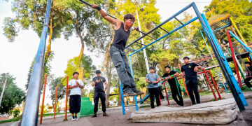 Owen Luis sueña con ser el número uno de calistenia en el Perú y representar al país en competencias internacionales.