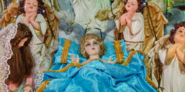 Las piezas originales del nacimiento (José, María, Jesús y los ángeles) fueron una herencia que doña Amanda recibió de su madre, y ella a la vez de su abuela.