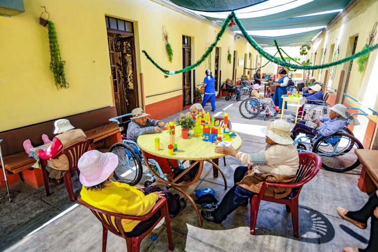 La Casa Hogar San Vicente de Paúl acoge a 23 adultos mayores, todos mayores de 75 años.