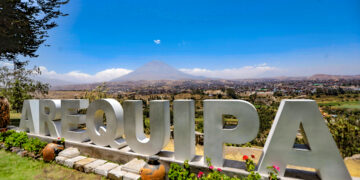 La población que radica en Arequipa se siente satisfecha de vivir en Arequipa.