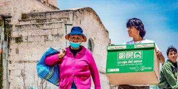 Adultos en condición vulnerable recibieron ayuda humanitaria.