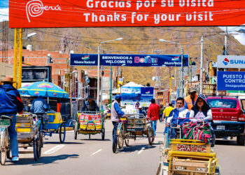 Frontera entre Puno y Bolivia es altamente transitada por comerciantes que intercambian toda clase de productos.