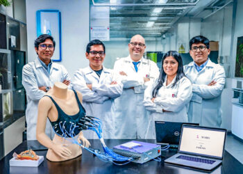Equipo de investigadores de la Universidad Católica San Pablo que desarrolla proyectos en radiofrecuencia orientados a la detección temprana del cáncer. Lo lidera el Mgtr. Ebert San Román.