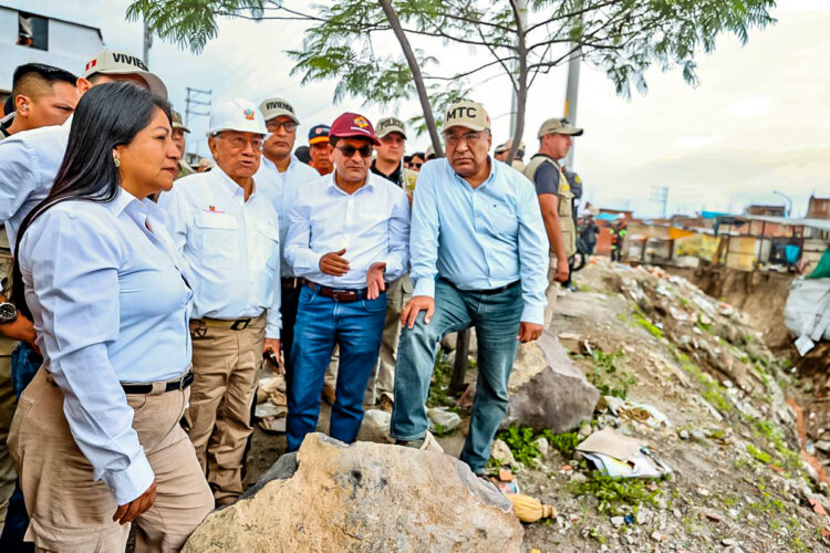 El presidente José Balcázar arribó a Arequipa, se reunió con autoridades, visitó una zona afectada en Cayma y regresó a Lima.