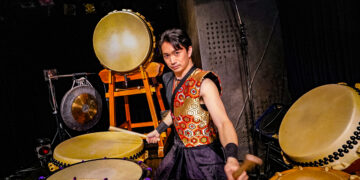 Keita Kanazashi es un maestro del taiko, tambor tradicional japonés.