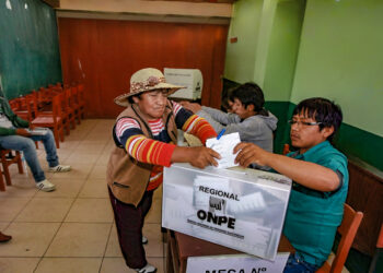 Las encuestas pueden guiar a los políticos y mantener informado al elector.