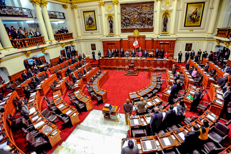 Para postular al Senado, se exige tener más de 45 años o haber sido congresista o diputado. Foto: Andina