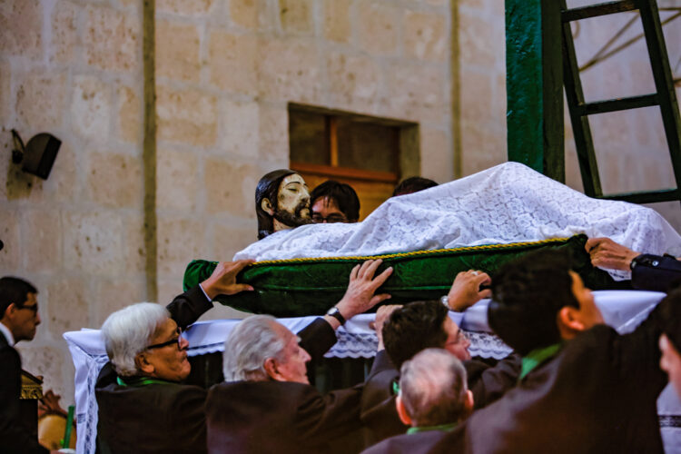 Bernardo Pérez de Robles sería quien elaboró el Cristo Yacente del Santo Sepulcro de la Iglesia de Santo Domingo.