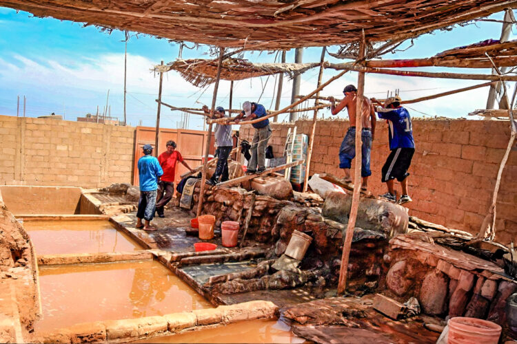 La minería informal en Arequipa está ampliamente expandida. Un candidato quiere entregar la tierra a quienes la vienen trabajando.