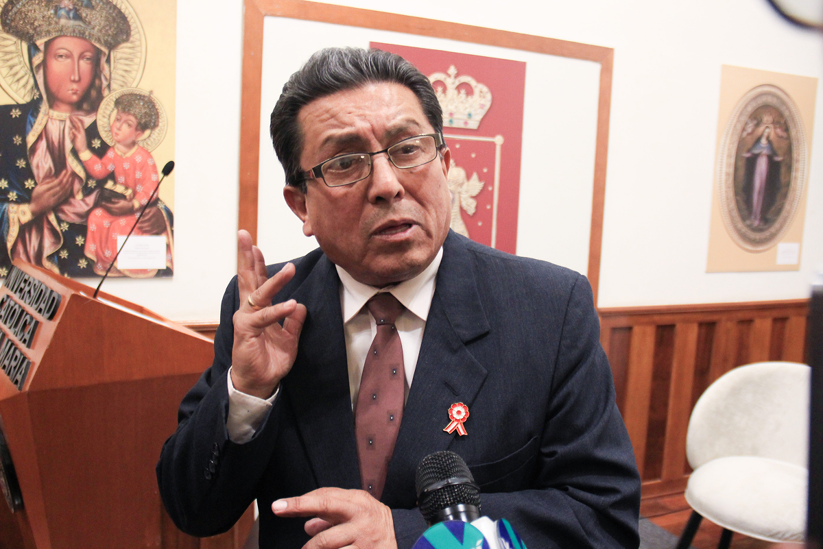 Edgar Gonzales buscará promover una ley para que los funcionarios del Gobierno central visiten las regiones y aceleren la ejecución de obras retrasadas.