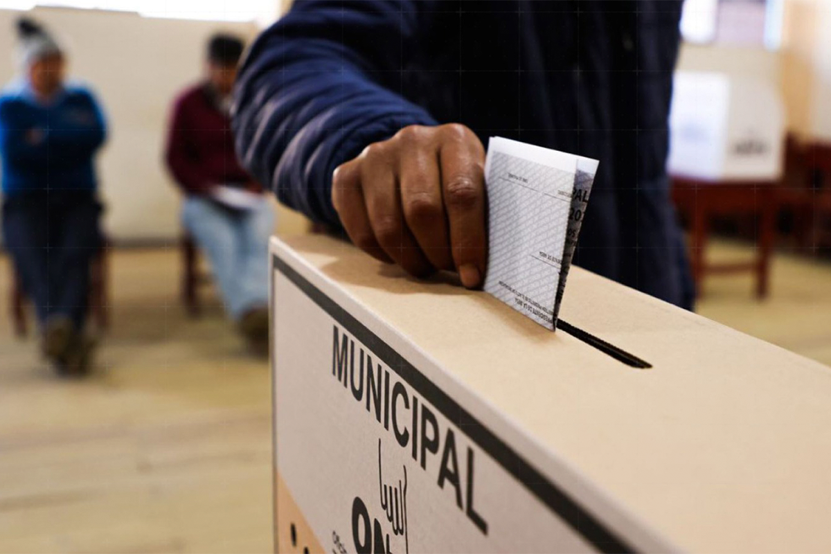 ¿Jugada sucia o jugada maestra? Alcaldes postulaban al cargo de primer regidor y ahora varios de ellos lideran las listas de candidatos.